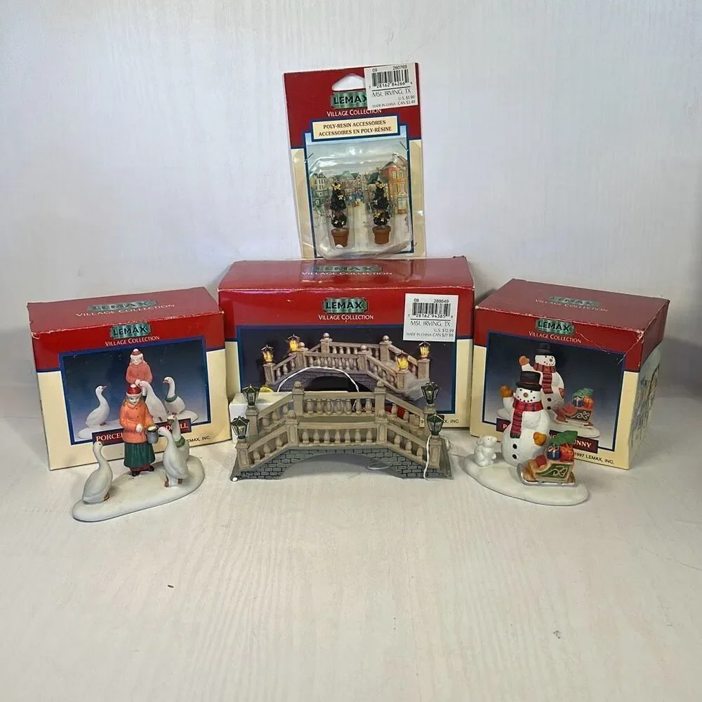 Lemax Village Collection Poly Resin Accessories 90s Lighted‎ Bridge Snow Bunny